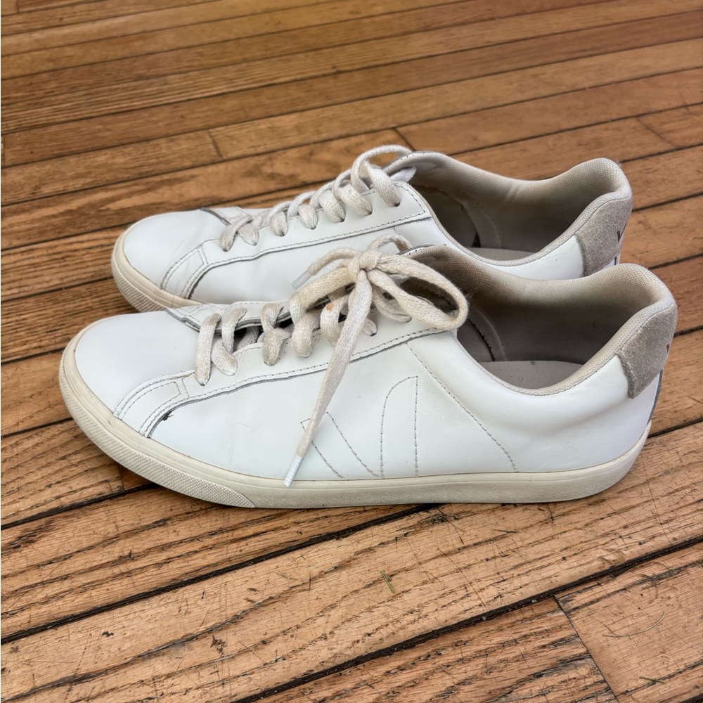VEJA Esplar Sneakers‎ Women's Size 9 White Leather Lace Up Low Top Designer